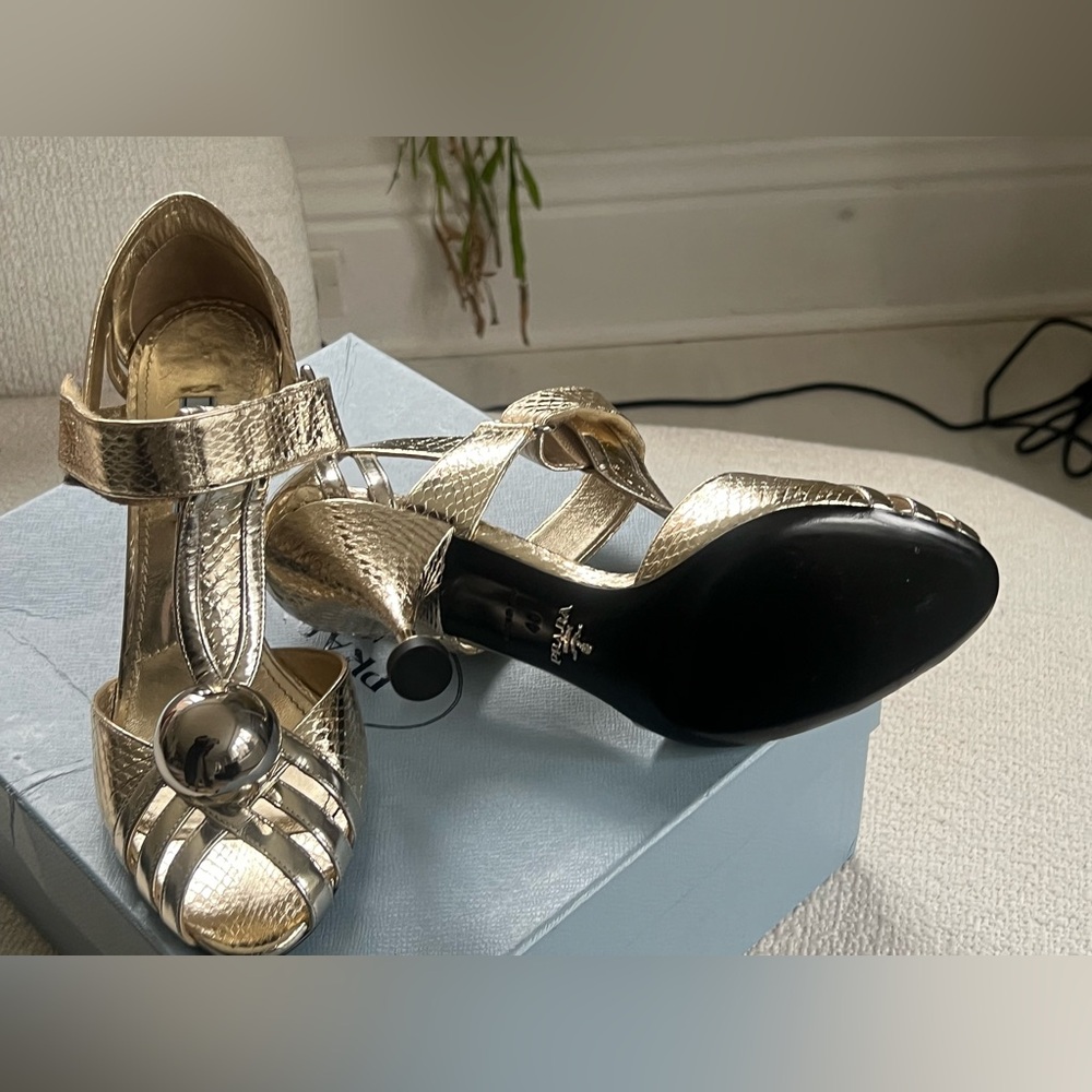 PRADA Gold peeptoe pump sandals size 40/US 10, iconic, worn once - Picture 5 of 12